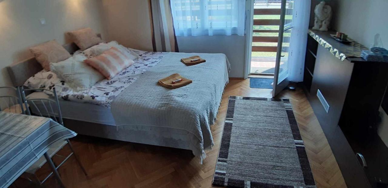 Rosy Apartman Apartment วอนยาร์ควาเชกี ภายนอก รูปภาพ