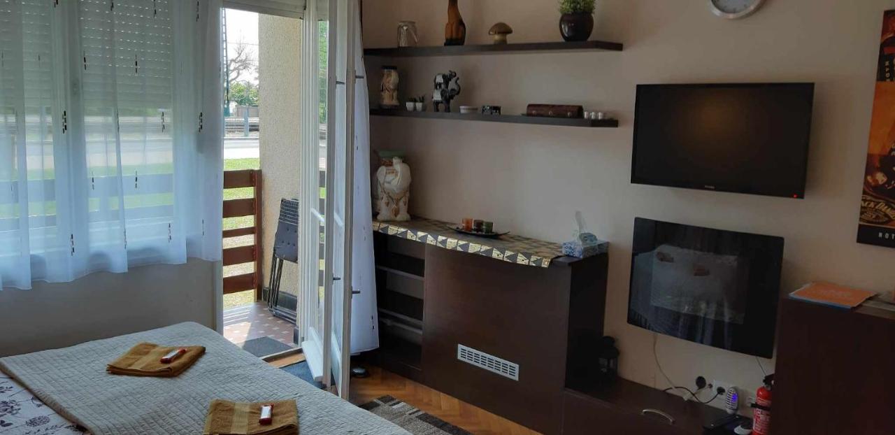Rosy Apartman Apartment วอนยาร์ควาเชกี ภายนอก รูปภาพ