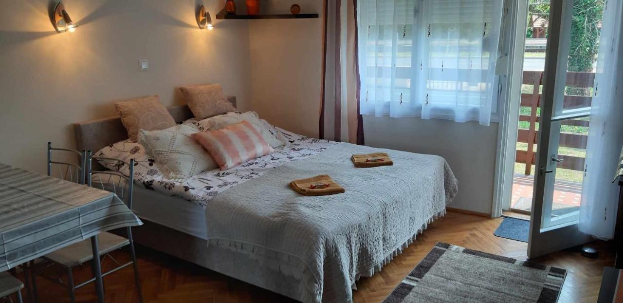 Rosy Apartman Apartment วอนยาร์ควาเชกี ภายนอก รูปภาพ